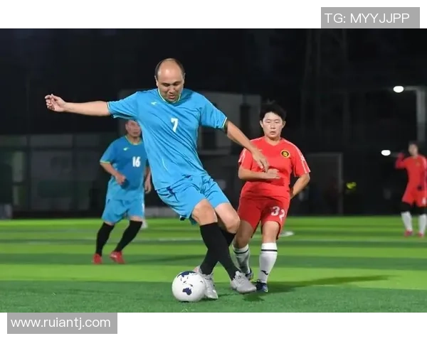 足球巨星激情对决娱乐明星跨界碰撞引爆全场热血狂欢盛宴